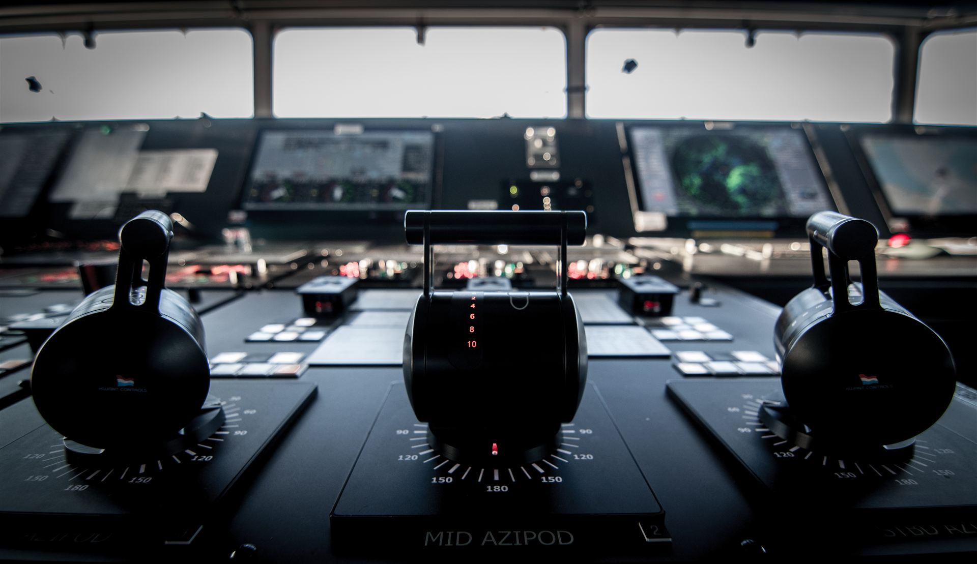 Bridge azipod precision controls